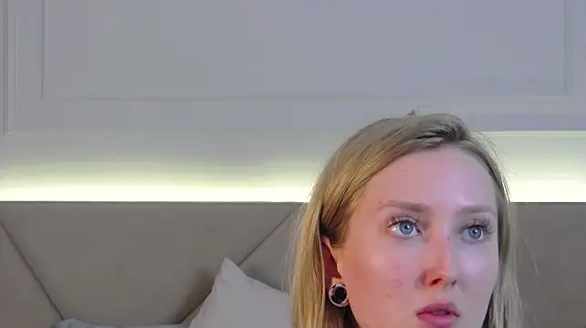 hot chat MarianeSun