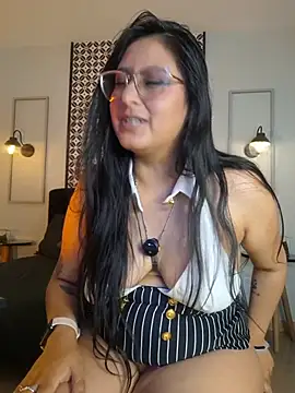 Amber_gold_ live cam on StripChat