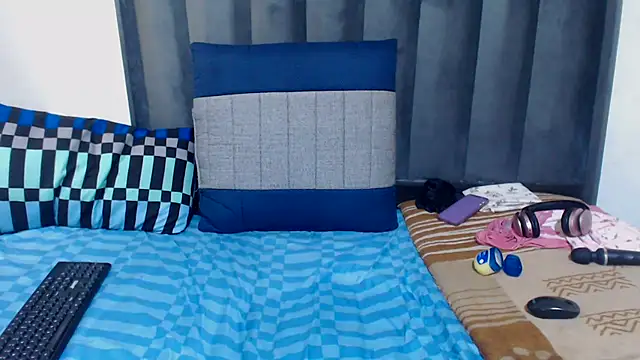 BigbootyNickyx