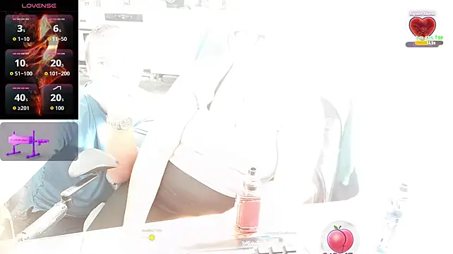lili-hot-77