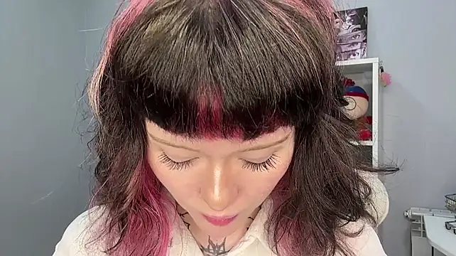 ShadowBarbie live cam on StripChat