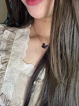 Yiyina_17 webcam