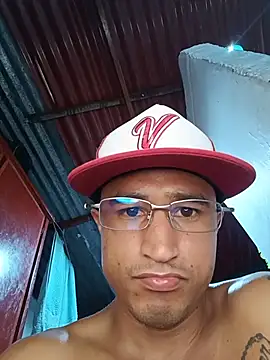 Fitneehot live cam on StripChat