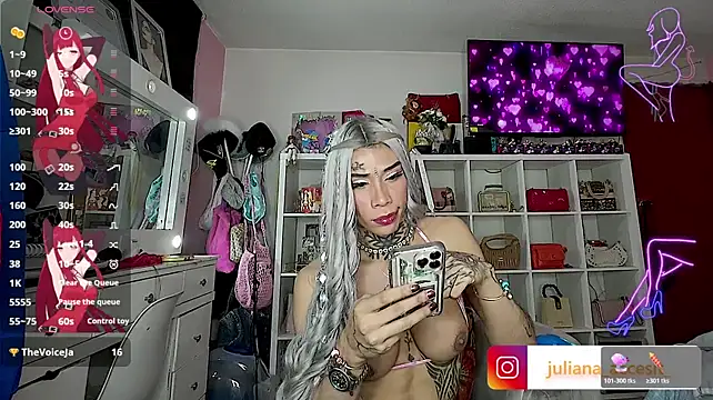 Model: caroline_cossei