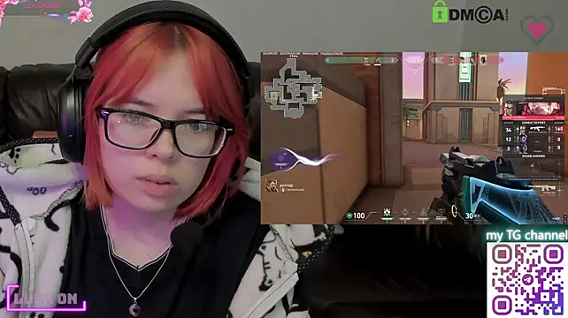 LinneaChan webcam