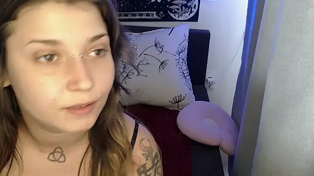 AlienforTwenty webcam