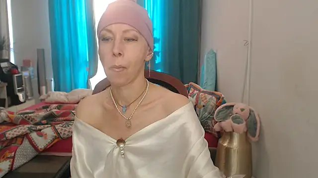 LuxuryNika