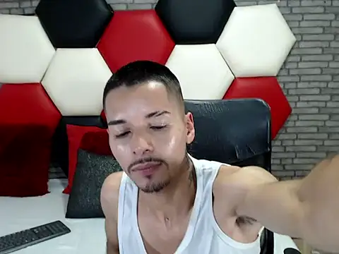 Thristan05 webcam