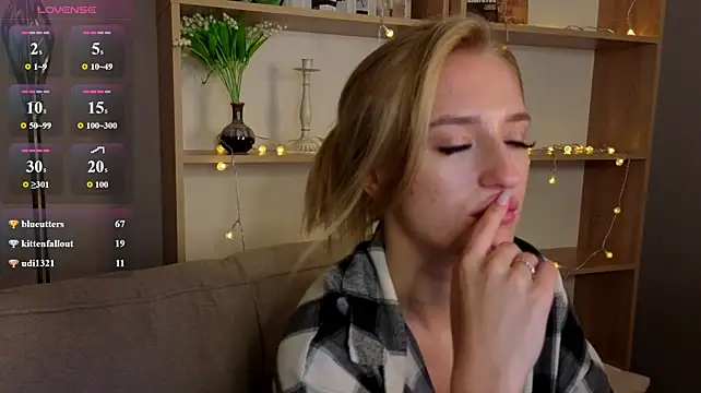 Stacy_River live cam on StripChat