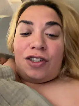 Monageil live cam on StripChat