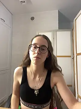 MartiniiSelenna live cam on StripChat