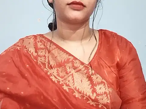 Adhiti_1 live cam on StripChat