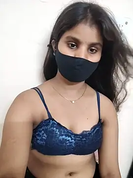 yours_queen_ live cam on StripChat