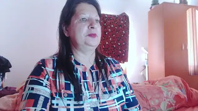 ExtasyMature live cam on StripChat