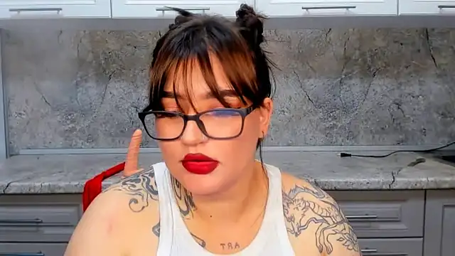 NikkiSummer live cam on StripChat
