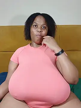 HugeTitisxx webcam