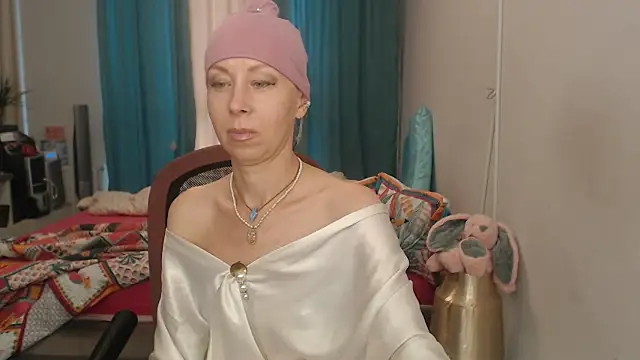 LuxuryNika webcam