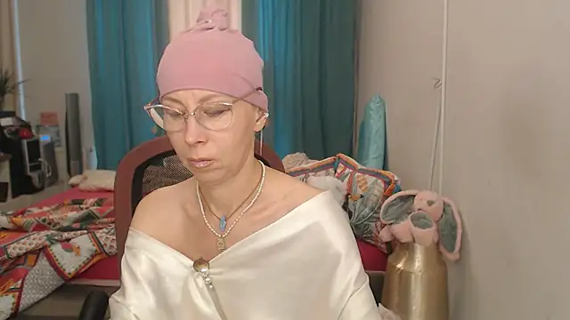 LuxuryNika webcam