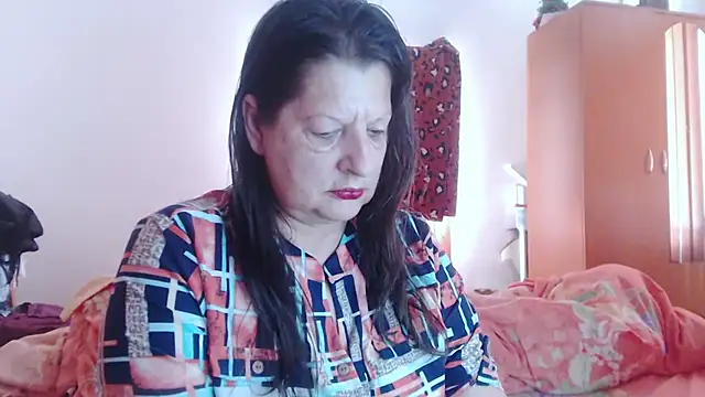 ExtasyMature live cam on StripChat