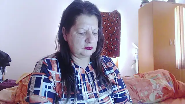 ExtasyMature live cam on StripChat