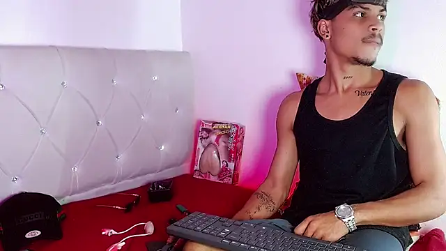 Angel_foxc13 live cam on StripChat