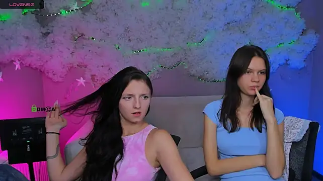 caroline_honeyy webcam