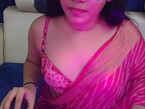 hot-nayraa