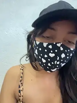 Nidhi747 webcam