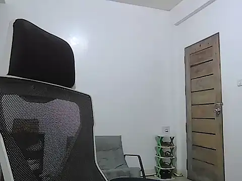 SluttyCumSlutSelena_69 webcam