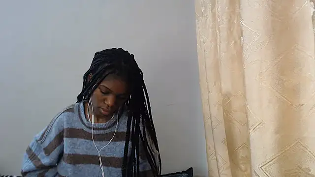 PetiteBarbie_05 live cam on StripChat