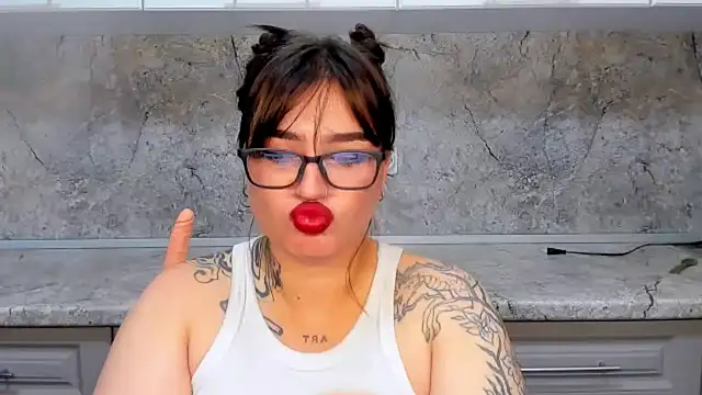 NikkiSummer webcam