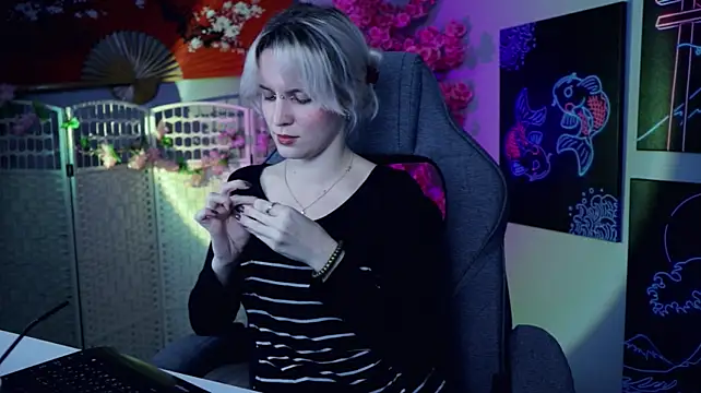 bethanycloud (F young) - Make the goddess happy