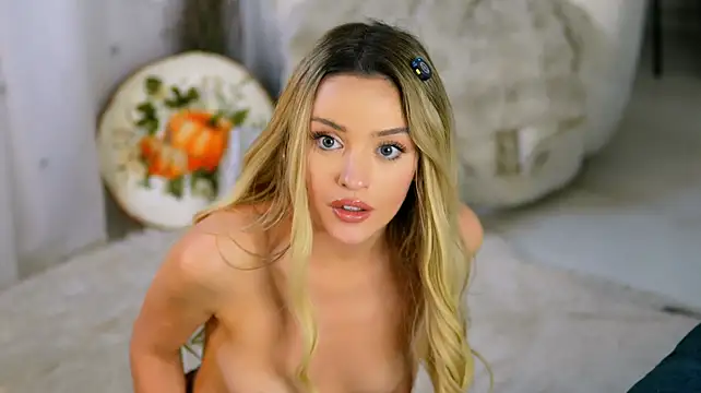 KatieCutieXooo webcam