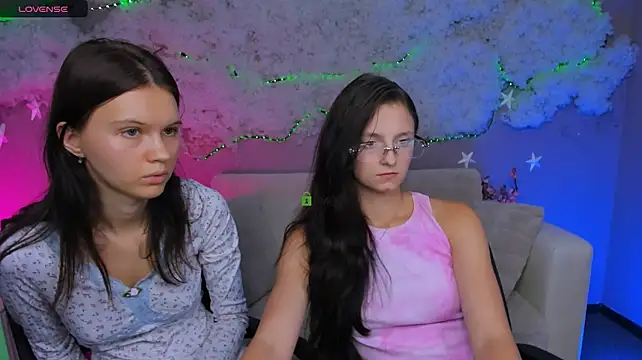 caroline_honeyy webcam