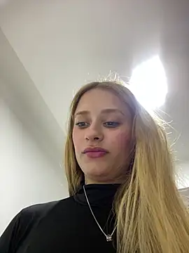 barbie107 (F young) - Mostrar os peitos
