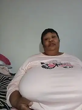 nancy111 live cam on StripChat