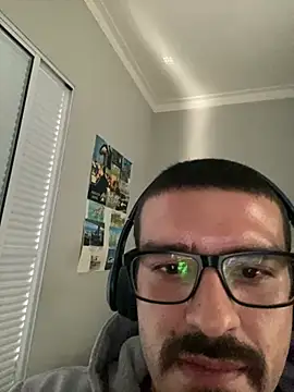 Ivis1999 webcam