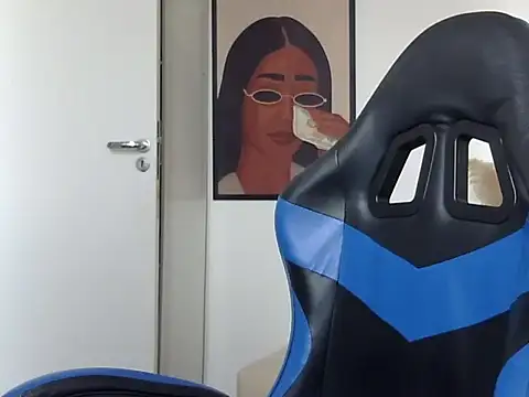 moreninhabrasill (T young) - gozada farta na cadeira gamer