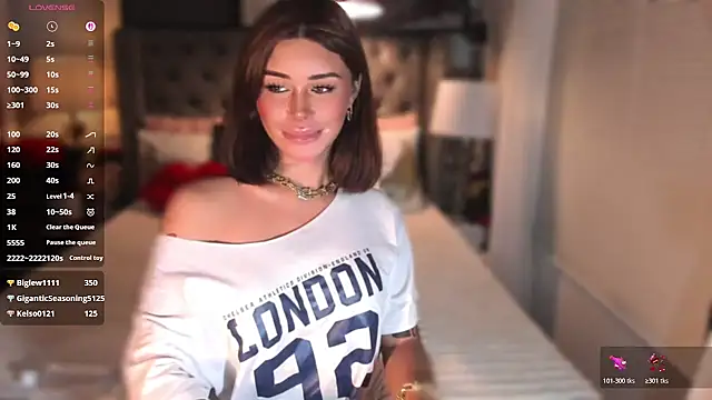 ParisianDoll live sex cam