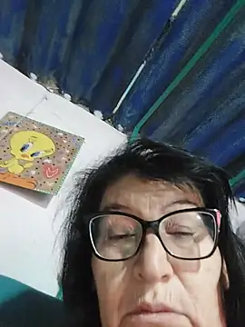 clarita_01 live cam on StripChat
