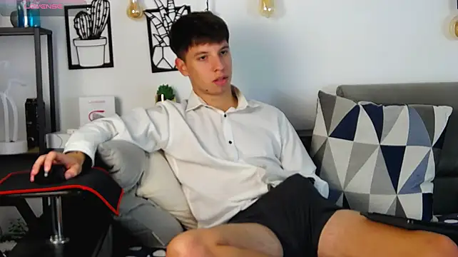 ThomasEdisonn live cam on StripChat