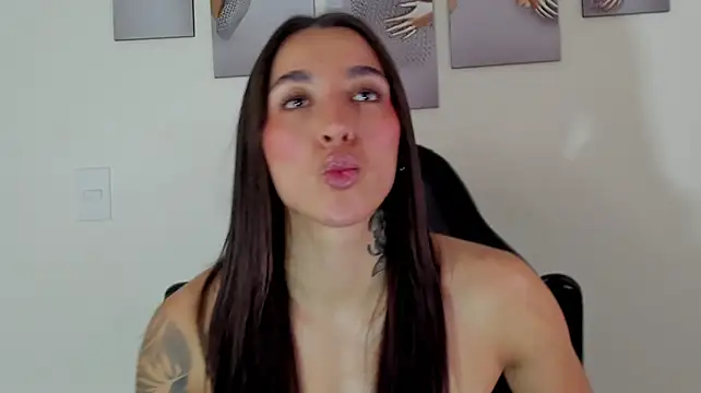 KAYLA_BATISTA live cam on StripChat