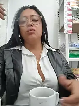 Outdoors-Mia_Khalifa webcam