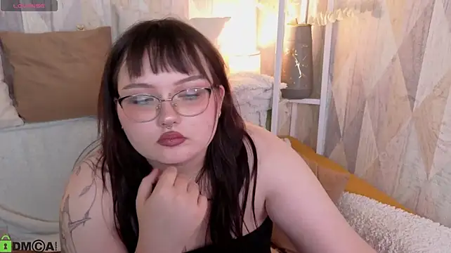 Niki_Glow webcam