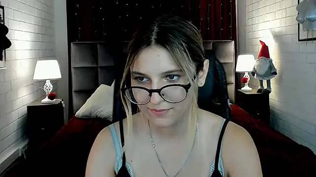 LeslieBloom live cam on StripChat