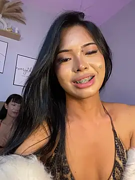 MiaraLove webcam