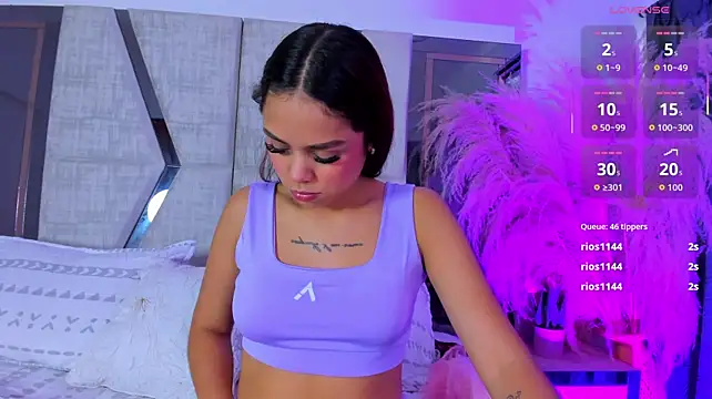 CarolineFyre webcam