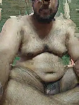Cutehornyyboiy webcam
