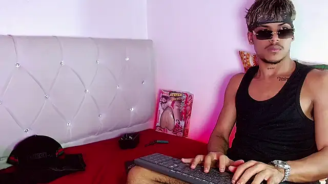 angel_foxc13 (M twink) - Happy happy Angel..!!😍