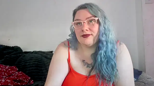 Bustycurves webcam